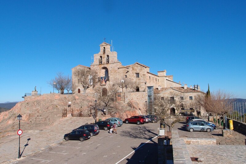 La basílica del Santuario de la Virgen de la Cabeza, templo del Año Jubilar de la Virgen de la Cabeza, en lo alto del cerro